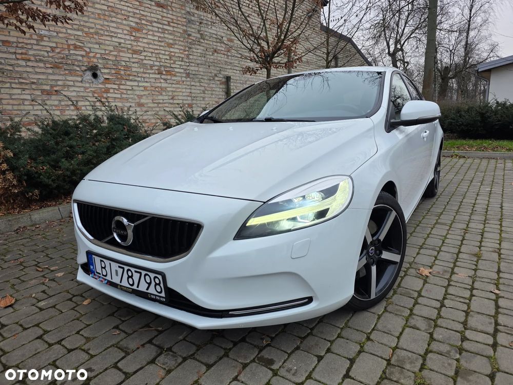 Volvo V40 D4 Geartronic RDesign - 1