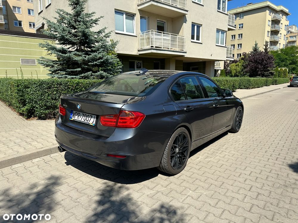 BMW Seria 3 328i Sport Line - 5