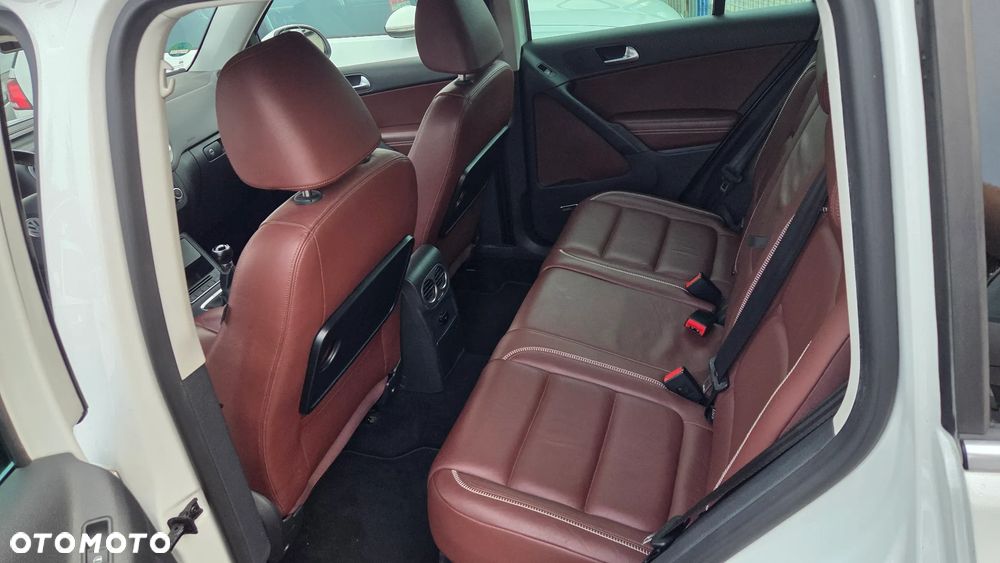 Volkswagen Tiguan - 16