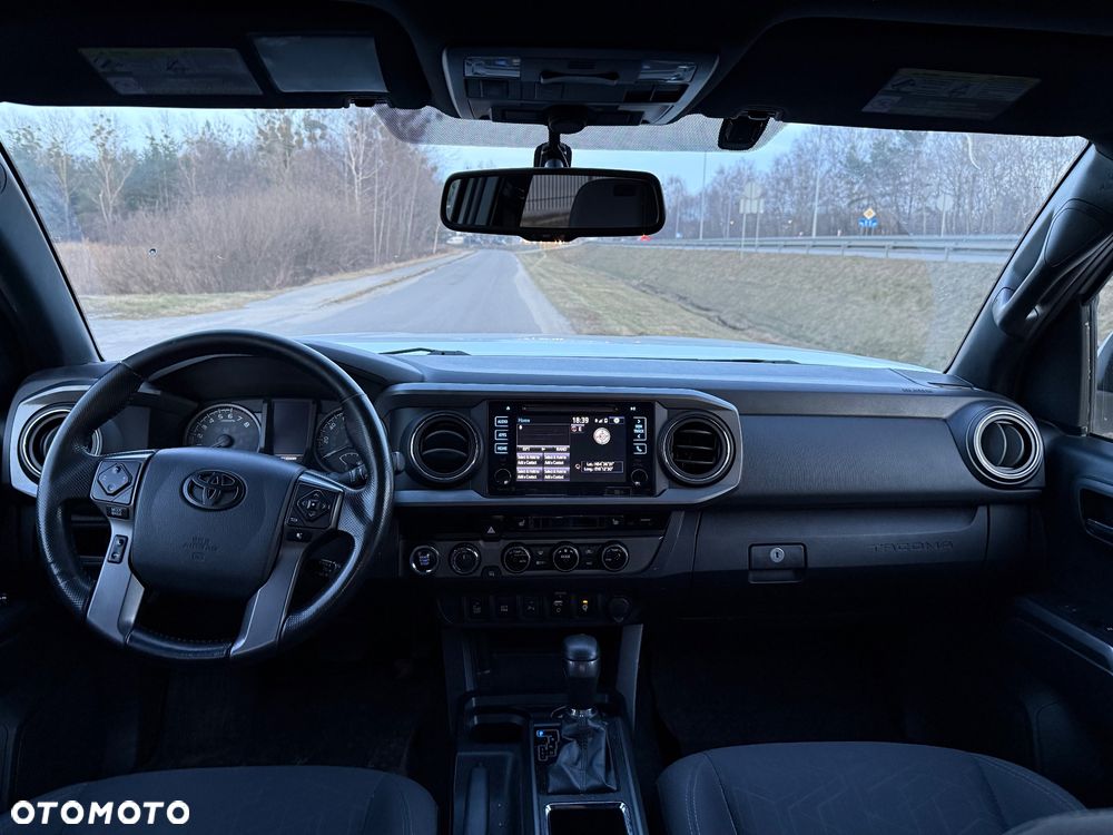 Toyota Tacoma - 8