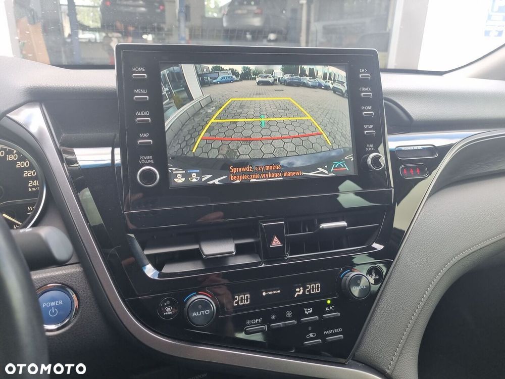Toyota Camry 2.5 Hybrid Executive CVT - 18