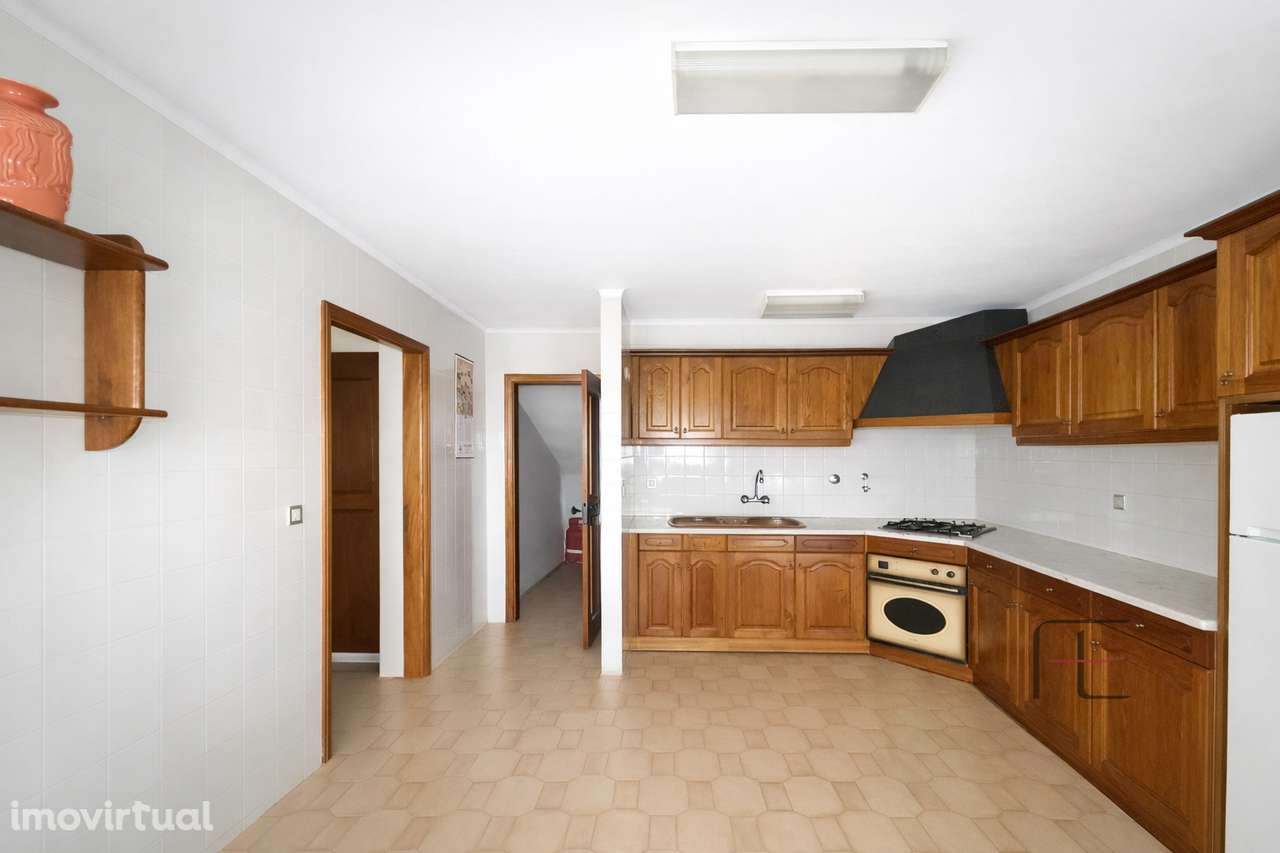 T2 em Ovar com Terraço e Elevado Potencial de Rendimento - Grande imagem: 3/10
