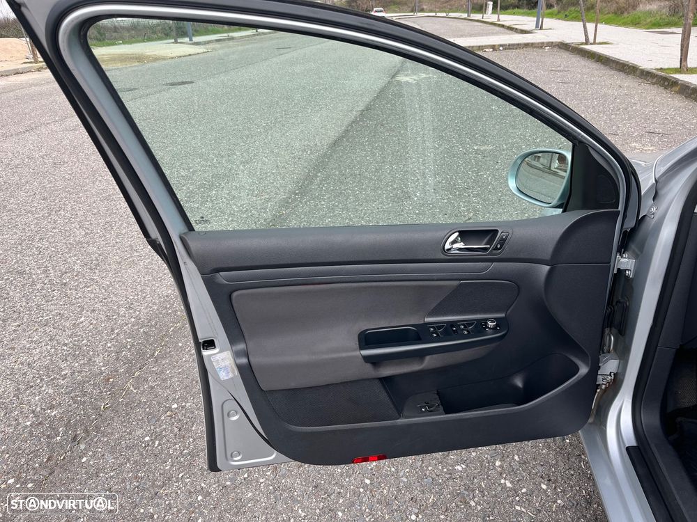 VW Golf 1.9 TDi Confortline - 25