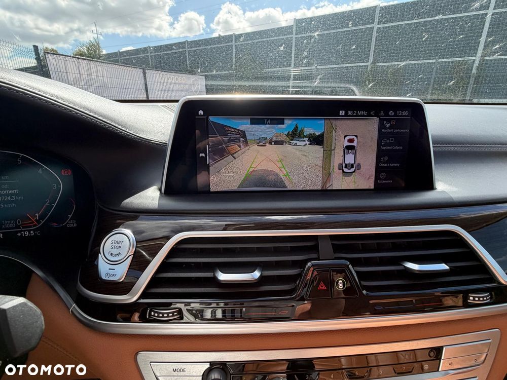BMW Seria 7 750Li xDrive sport - 9