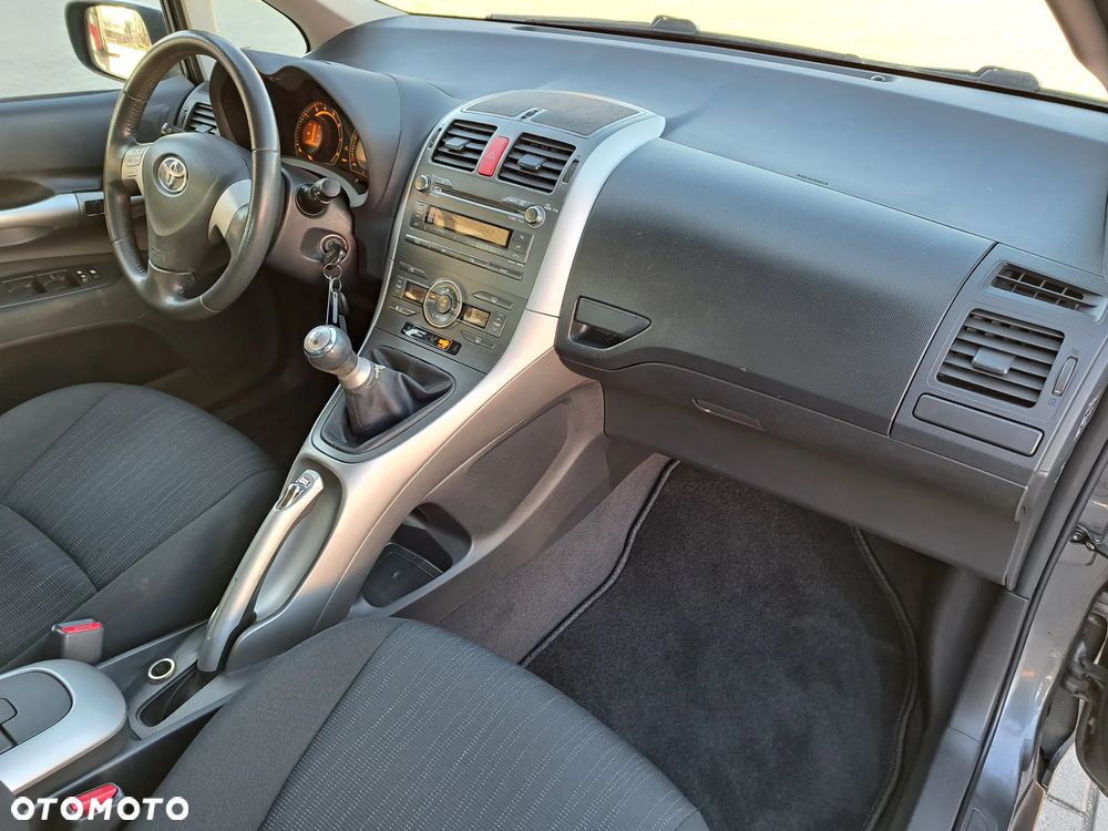 Toyota Auris - 18