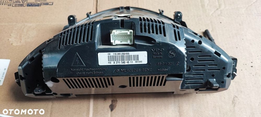 LICZNIK ZEGARY MERCEDES W211 3.2 V6 A2115404611 - 3