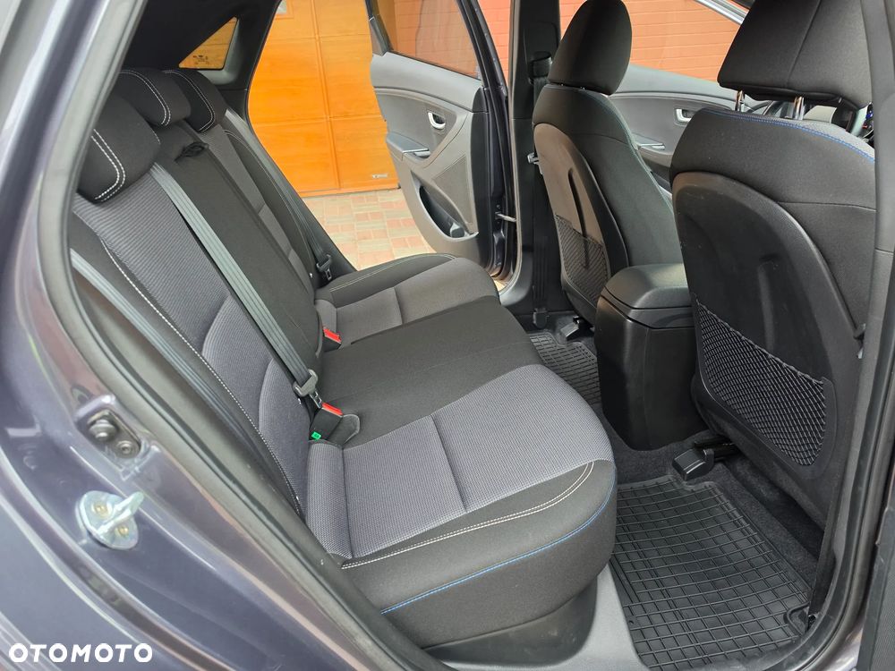 Hyundai i30 blue 1.6 GDI Passion - 23
