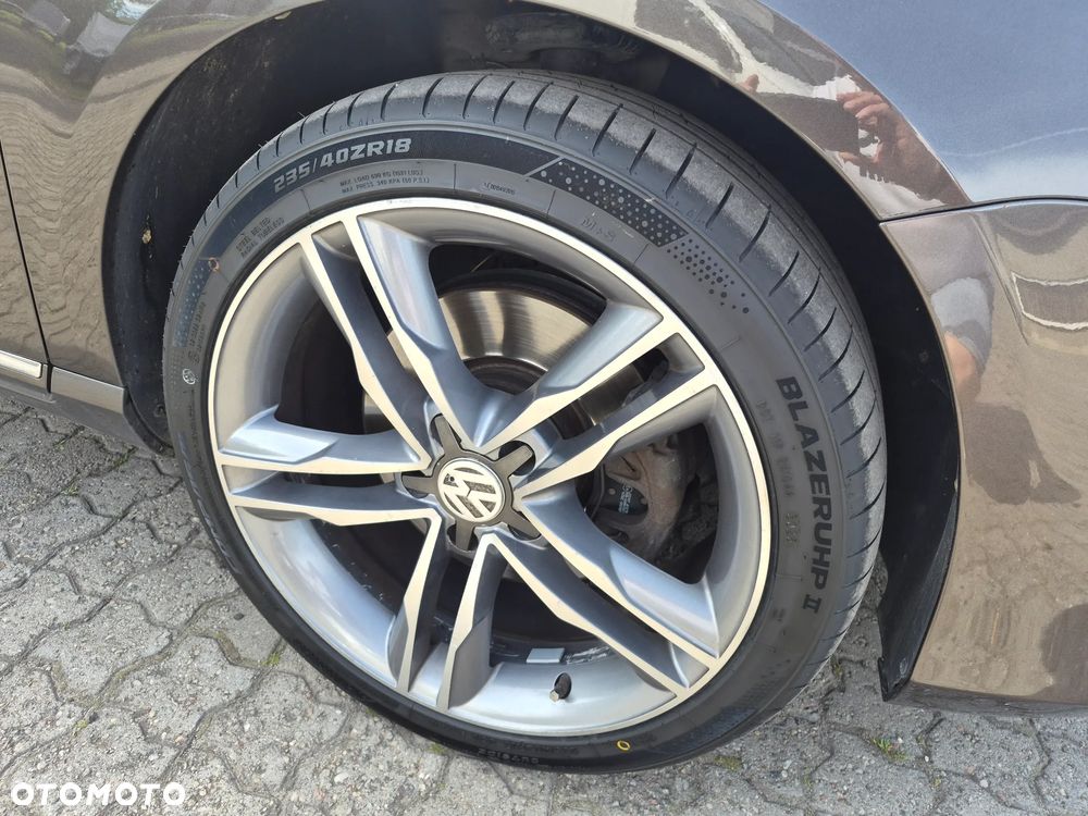 Volkswagen Passat - 8