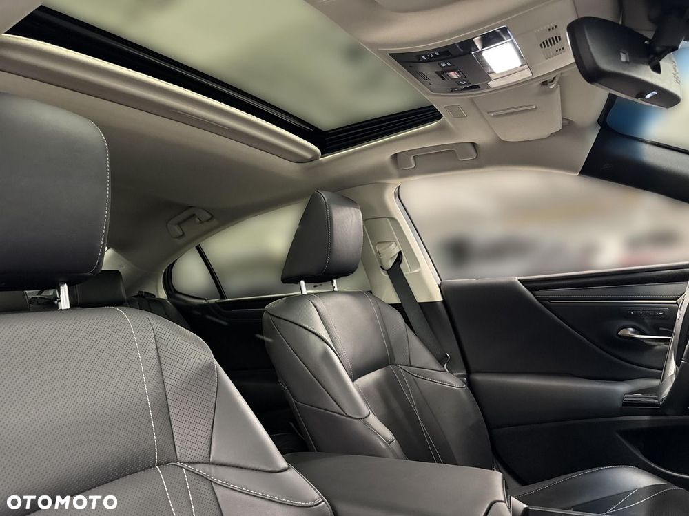 Lexus ES 300h Prestige - 28