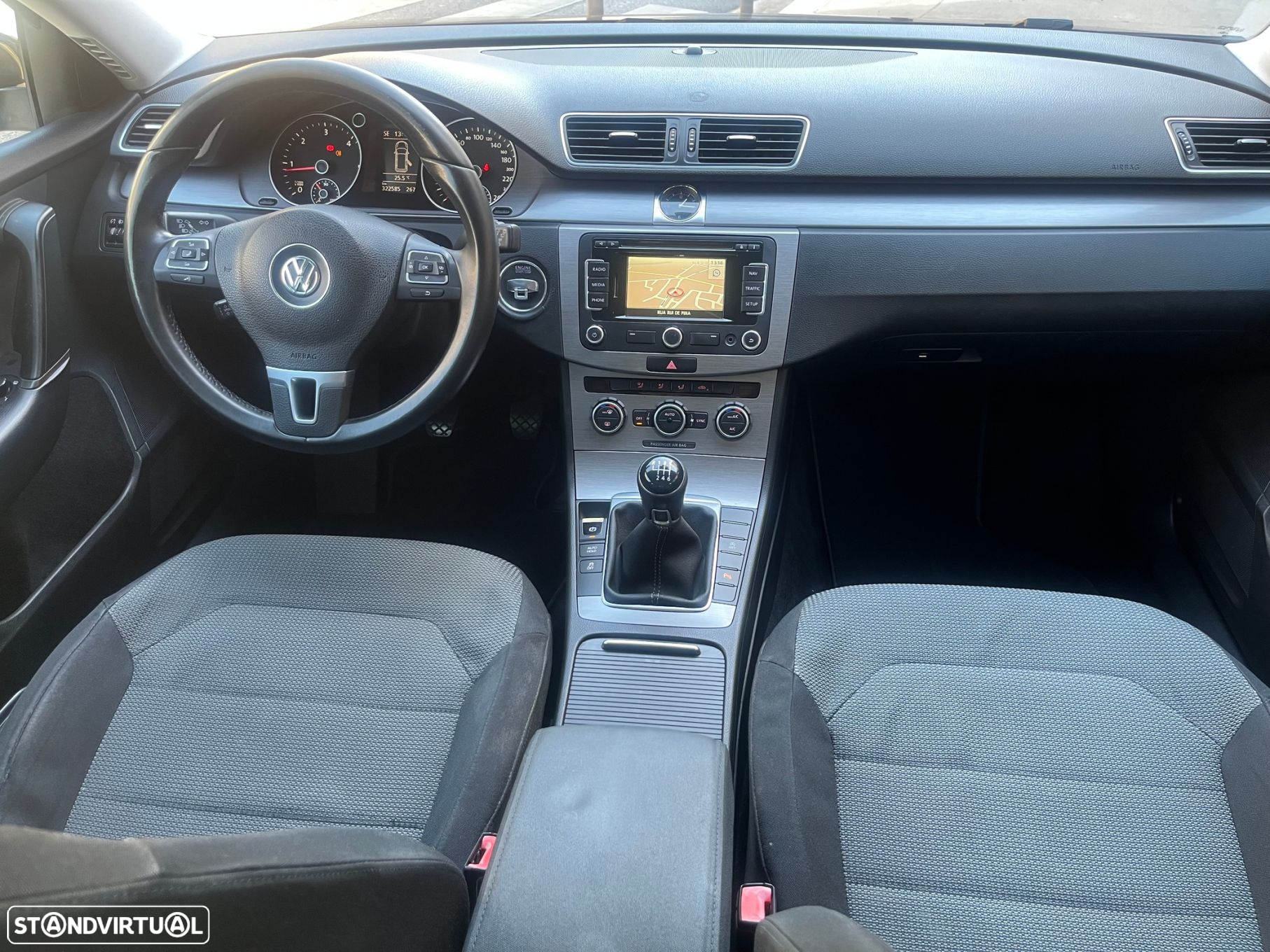 VW Passat Variant 1.6 TDI Confortline Navig - 12