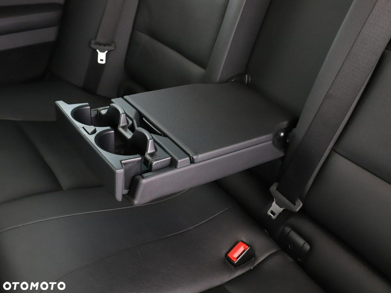 BMW Seria 5 520d - 38