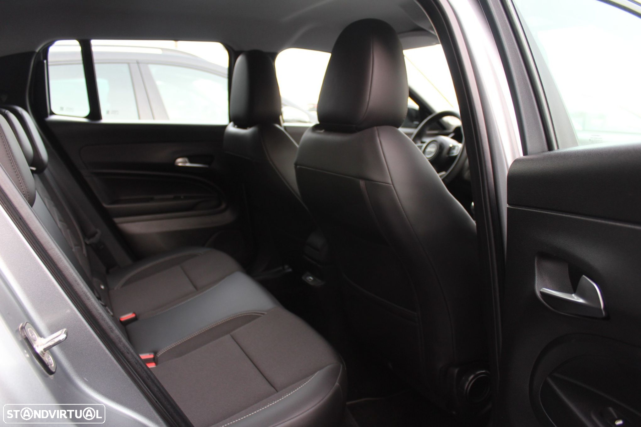 Jeep Avenger 1.2 GSE T3 Altitude - 16
