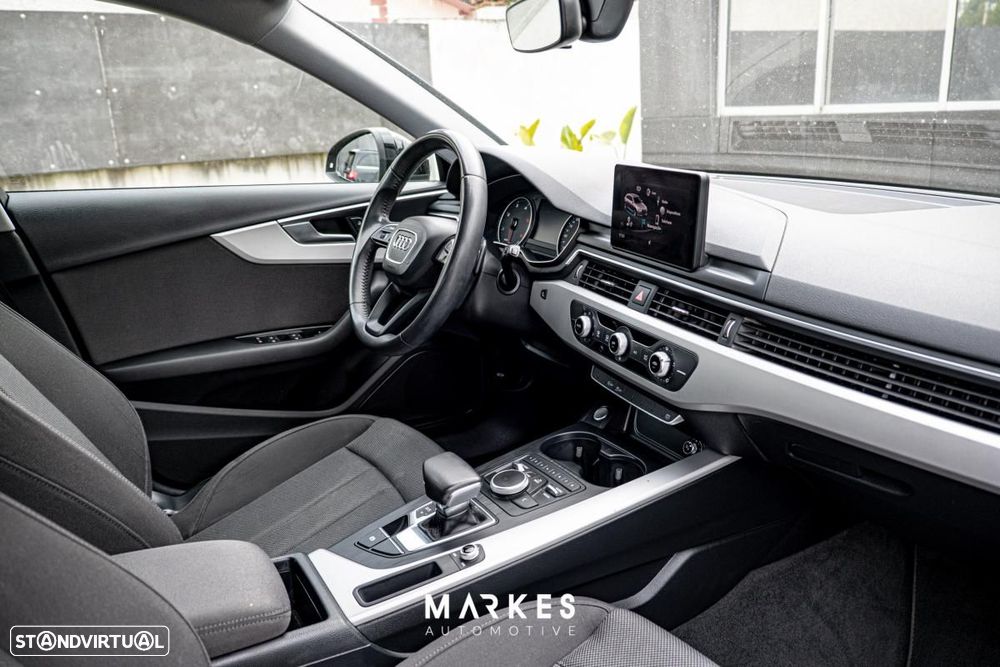 Audi A4 Avant 35 TDI Design S tronic - 17