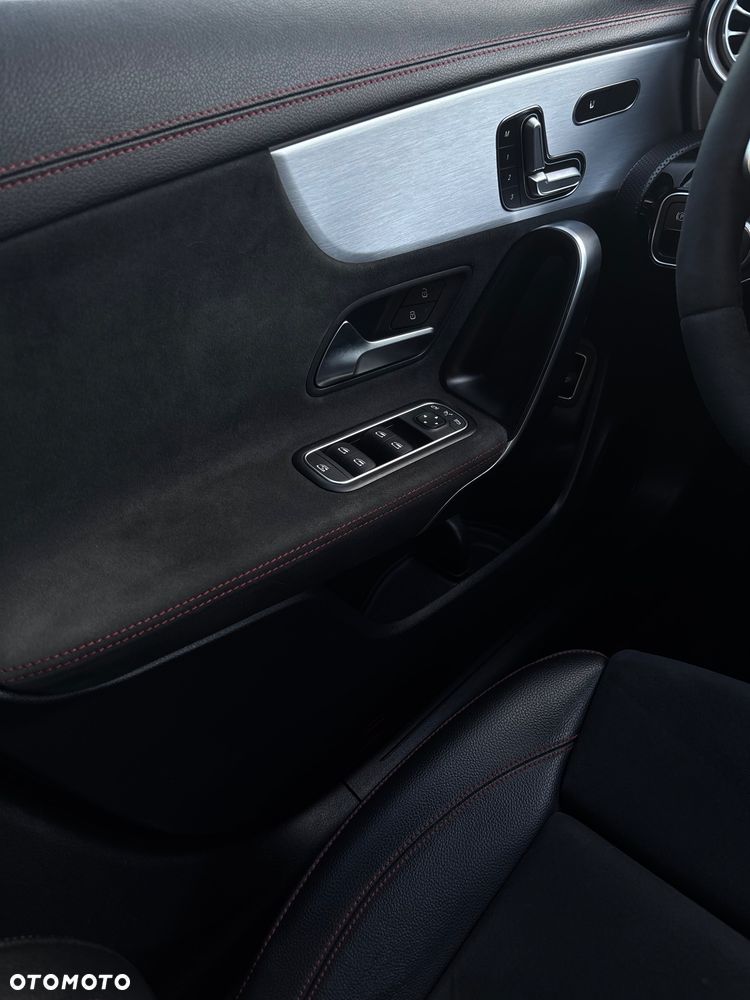 Mercedes-Benz CLA - 18