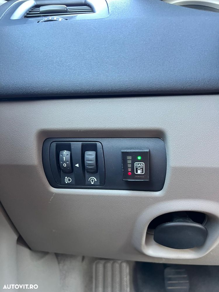 Renault Megane II 1.6 Influence - 12