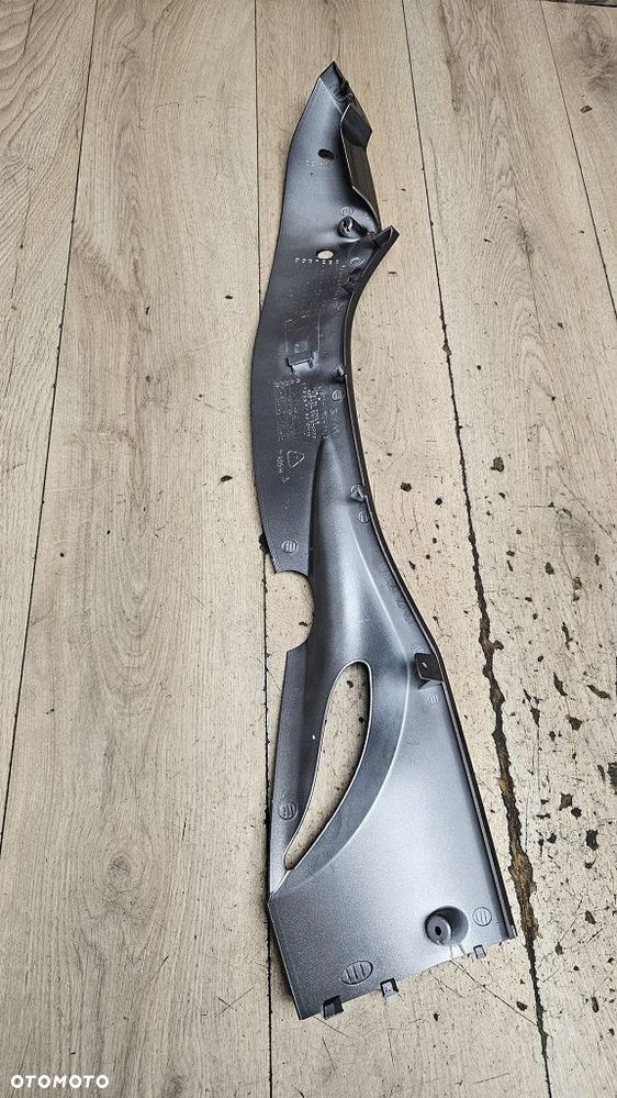 Oryginalna listwa boczna lewa SYM GTS 125 / 300 Joymax  83620-HTA-000-IF - 7