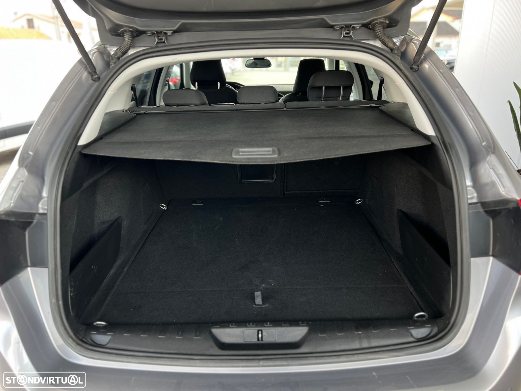Peugeot 308 SW 1.5 BlueHDi Allure - 29