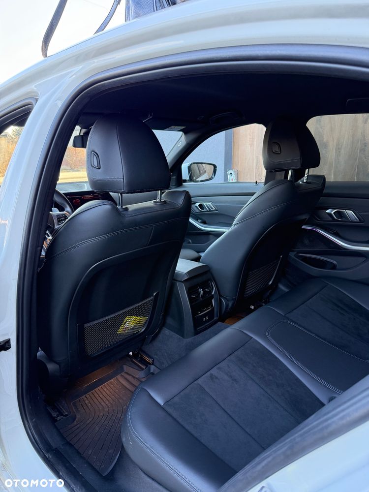 BMW Seria 3 320d xDrive - 11