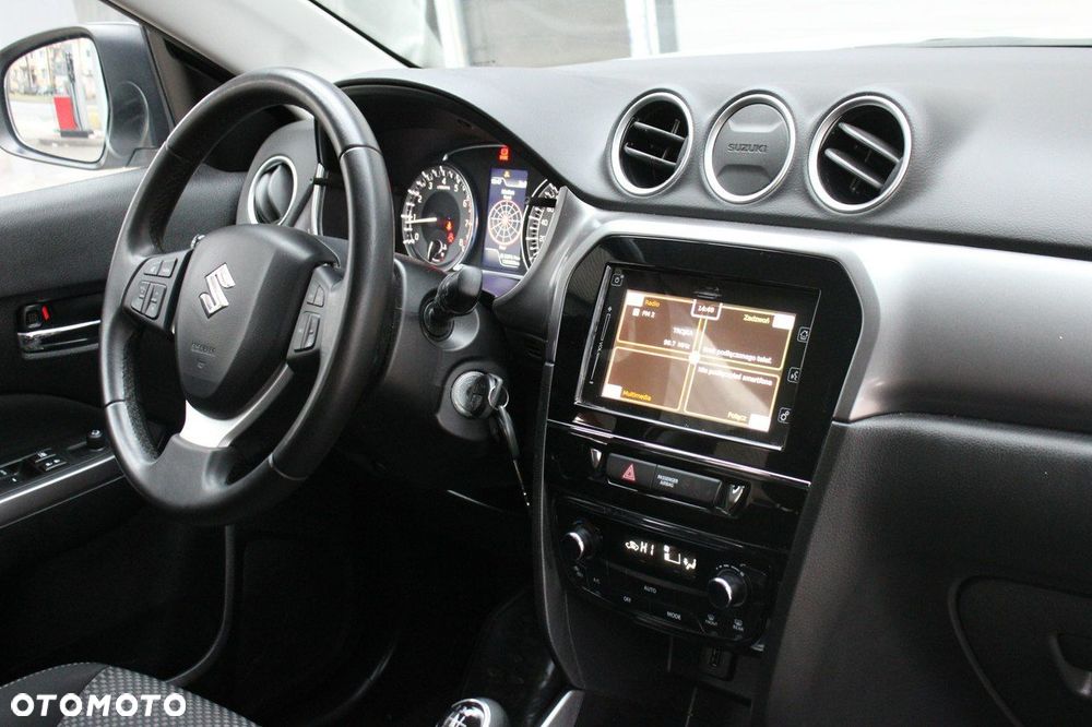 Suzuki Vitara 1.4 Boosterjet Premium 2WD - 23