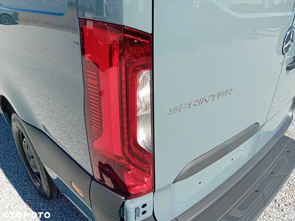 Mercedes-Benz Sprinter - 9