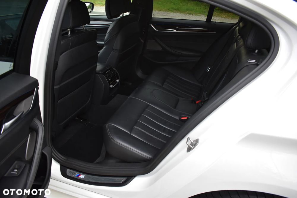 BMW Seria 5 530d Sport Line - 22
