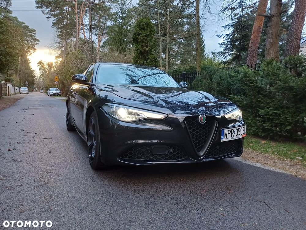 Alfa Romeo Giulia 2.0 Turbo Business - 1