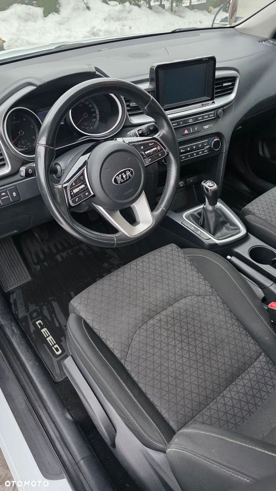Kia Ceed 1.6 CRDi SCR L Business Line Plus - 12