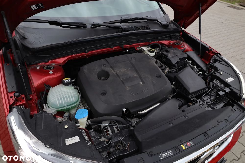 Volvo XC 40 D4 AWD Geartronic R-Design - 33