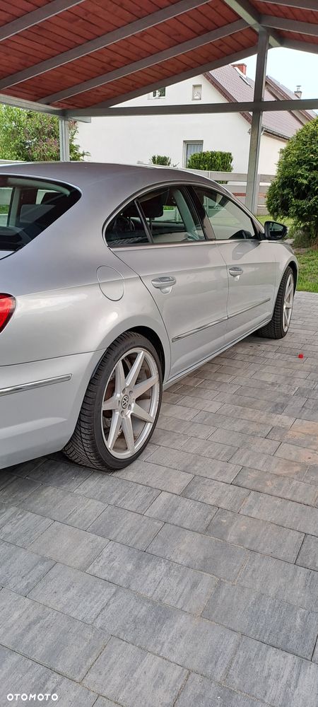 Volkswagen Passat - 4