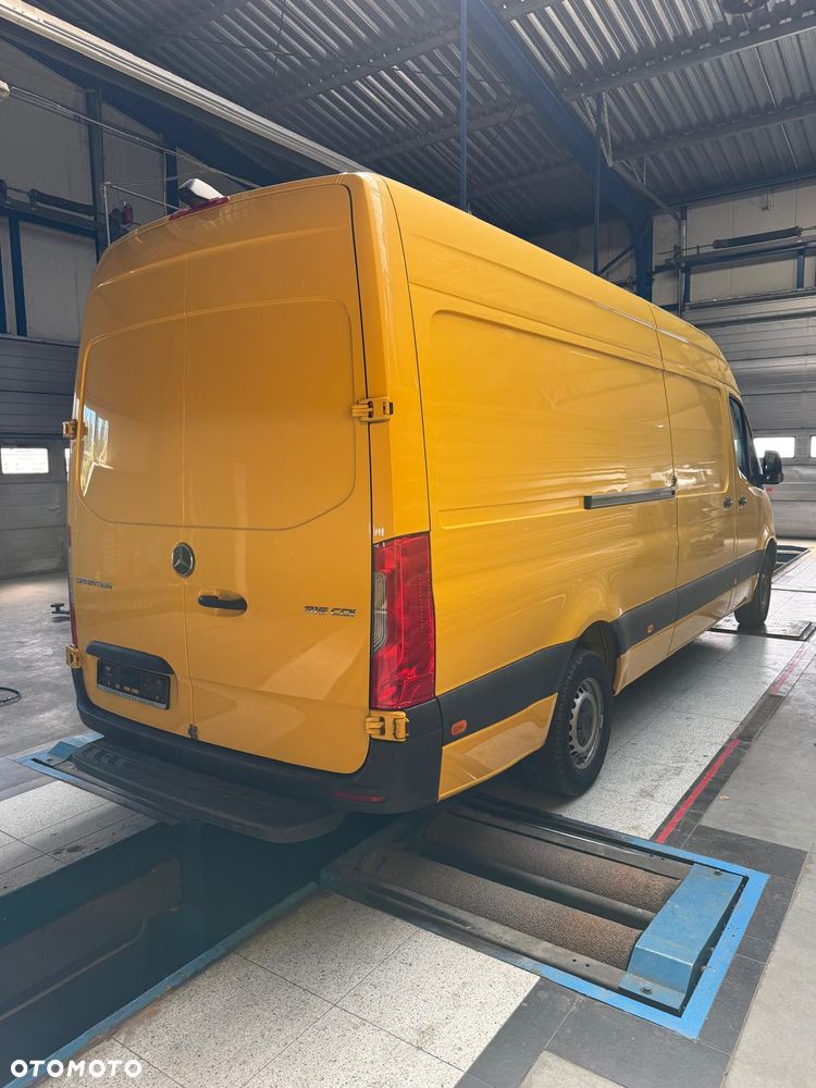Mercedes-Benz Sprinter - 4