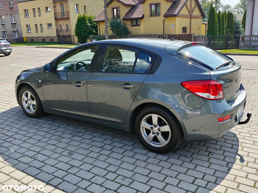 Chevrolet Cruze 1.6 LT - 11