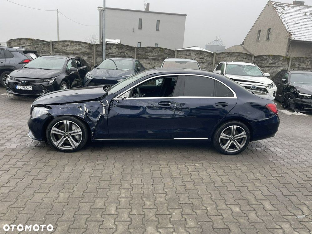 Mercedes-Benz Klasa C 300 d 4Matic 9G-TRONIC Exclusive - 6