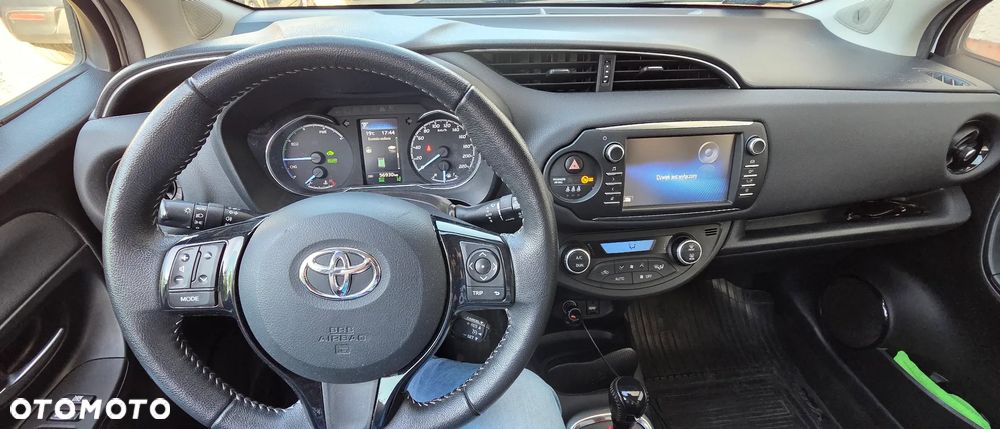 Toyota Yaris Hybrid 100 Premium EU6 - 5