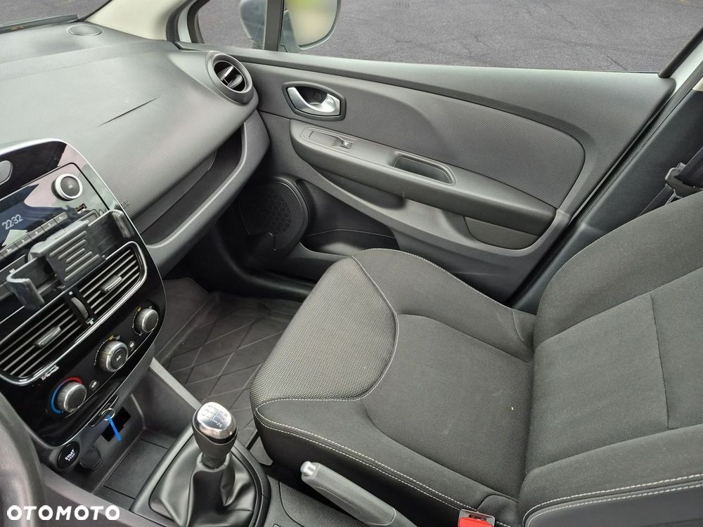 Renault Clio - 10