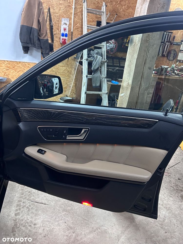 Mercedes-Benz Klasa E 350 4-Matic Classic - 18