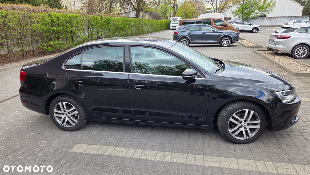 Volkswagen Jetta - 6