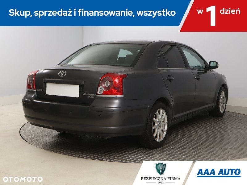Toyota Avensis - 7