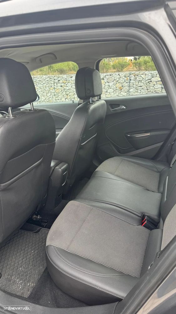 Opel Astra Sports Tourer - 12