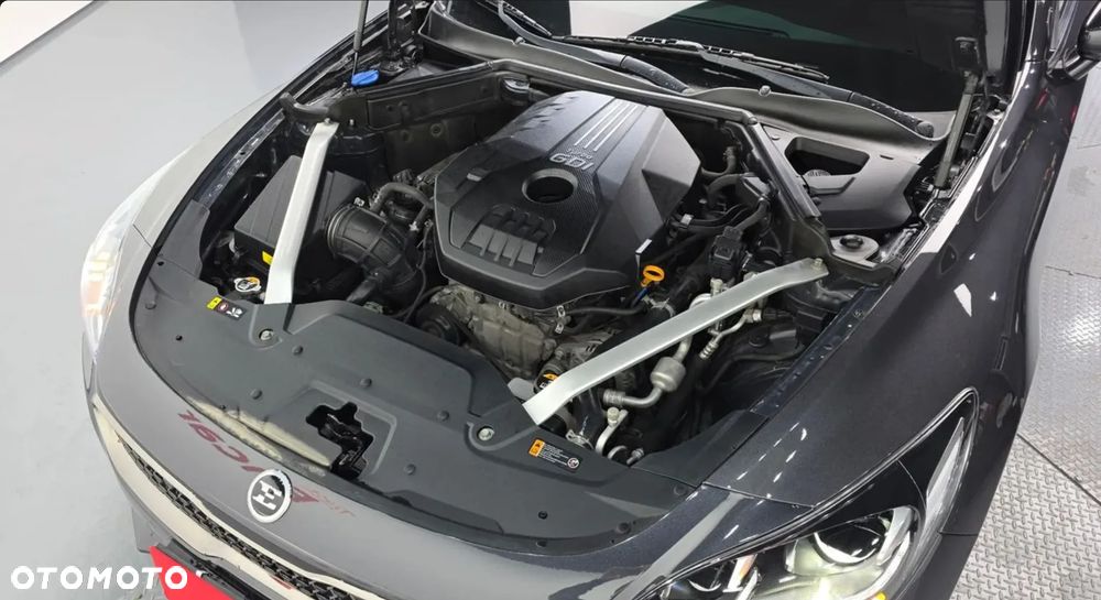 Kia Stinger 2.0 T-GDI L - 10