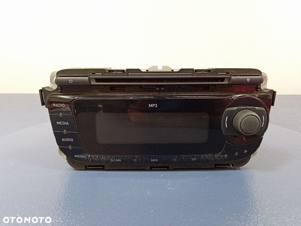 ALTEA LEON II LIFT RADIO CD MP3 OEM 5P0035153B - 1