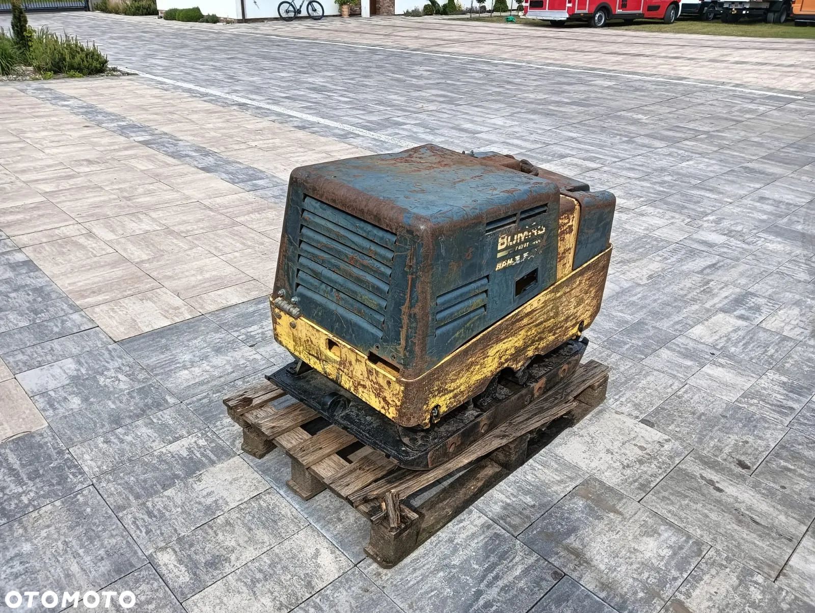 Płyta wibracyjna stopa ZAGĘSZCZARKA REWERSYJNA BOMAG BPH 80/65 S - 1
