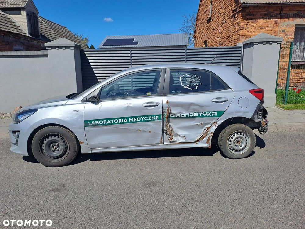Kia Rio 1.2 L - 5