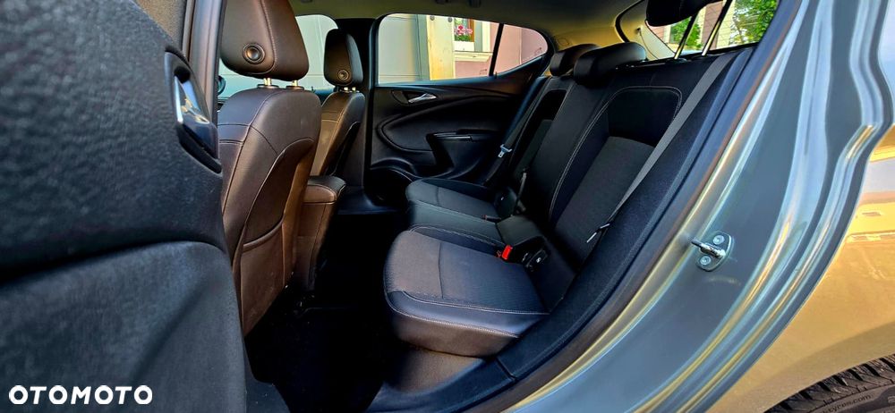 Opel Astra 1.4 Turbo Dynamic - 33