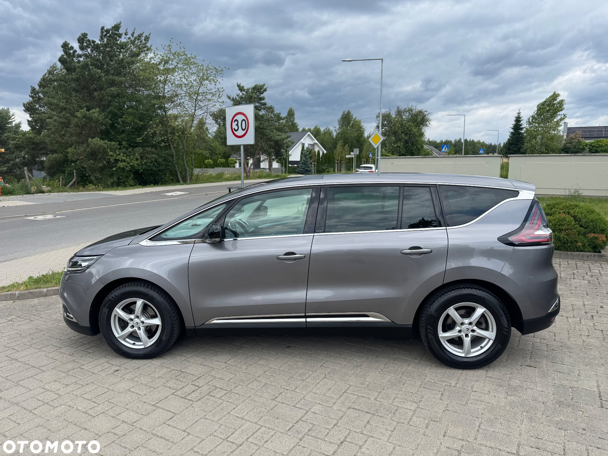Renault Espace 1.6 dCi Energy Initiale Paris EDC 7os - 14