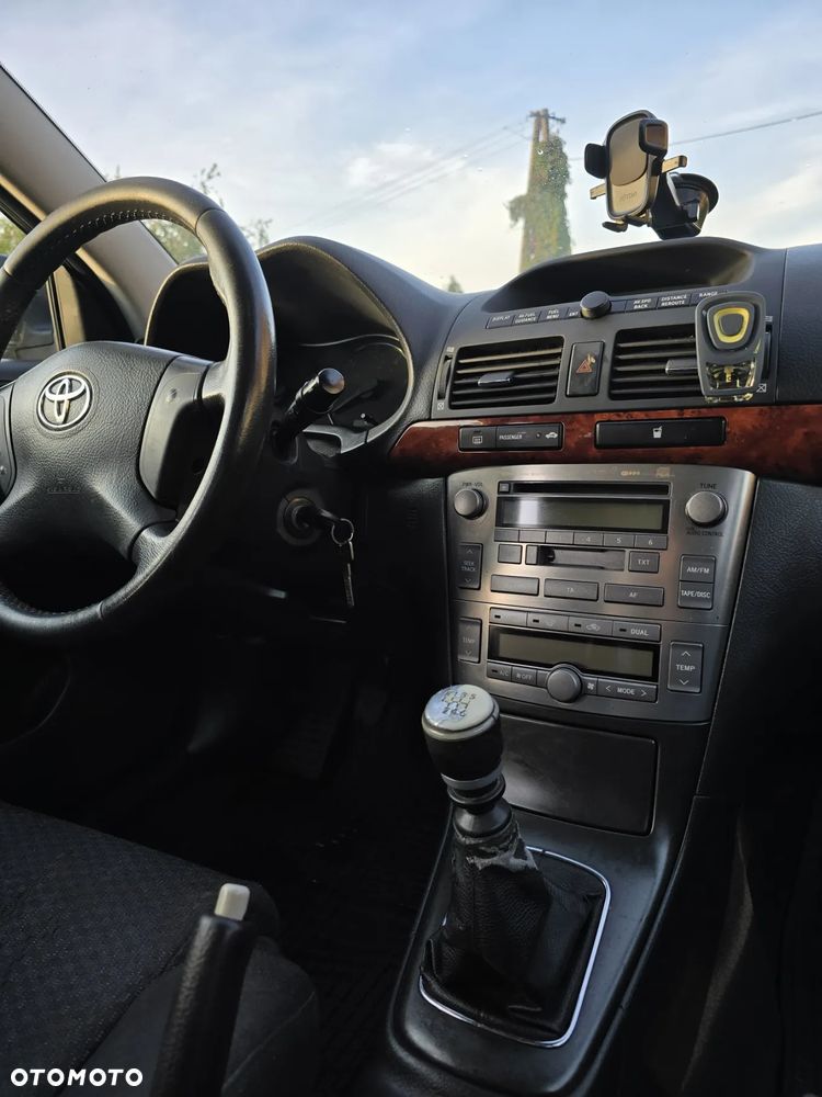 Toyota Avensis 2.2 D-4D Sol - 15