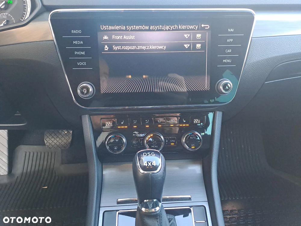 Skoda Superb 2.0 TDI SCR 4x4 Style DSG - 18