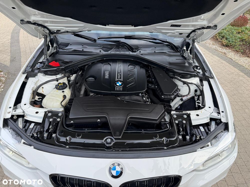 BMW Seria 3 320d xDrive Luxury Line - 33