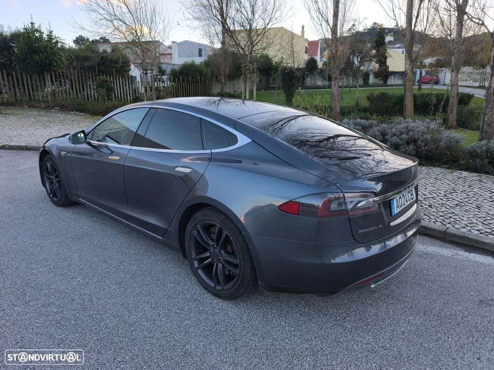 Tesla Model S Standard - 3