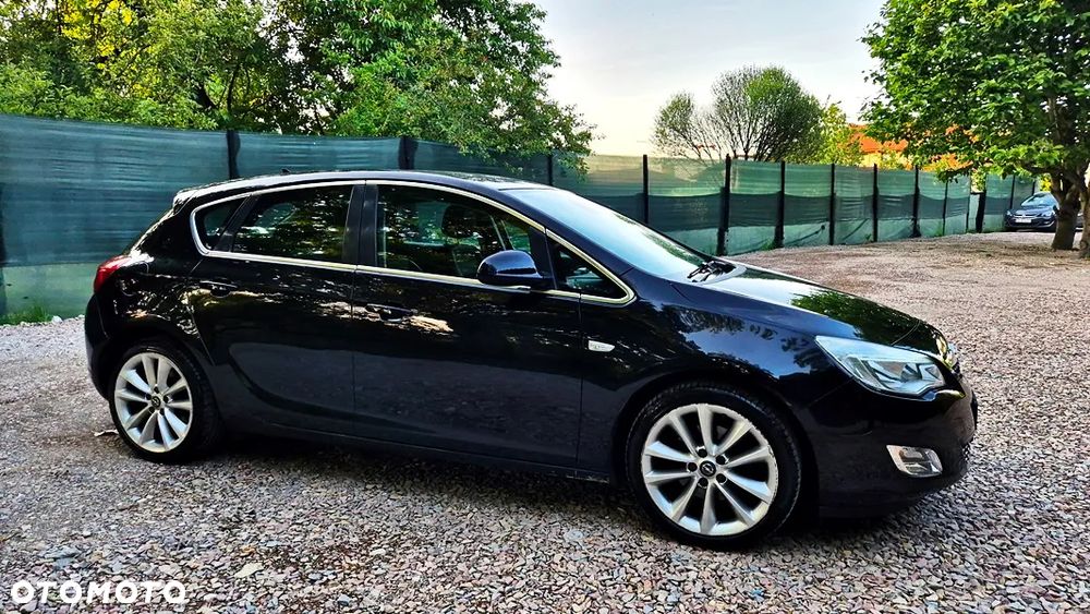 Opel Astra 1.6 Turbo Edition - 8