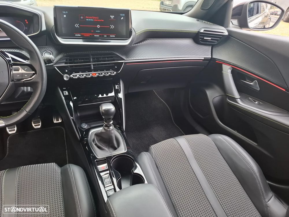 Peugeot 2008 1.2 PureTech GT Line - 9